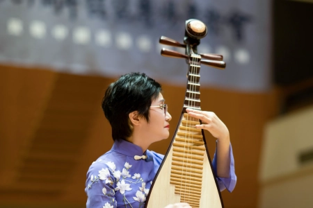 艺术｜民族乐器制作大师满瑞兴制作技艺70周年琵琶专场音乐会、学术研讨会举行